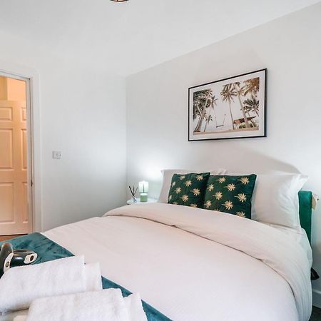Livestay-New Private Apartment Building Minutes From Heathrow Slough Dış mekan fotoğraf