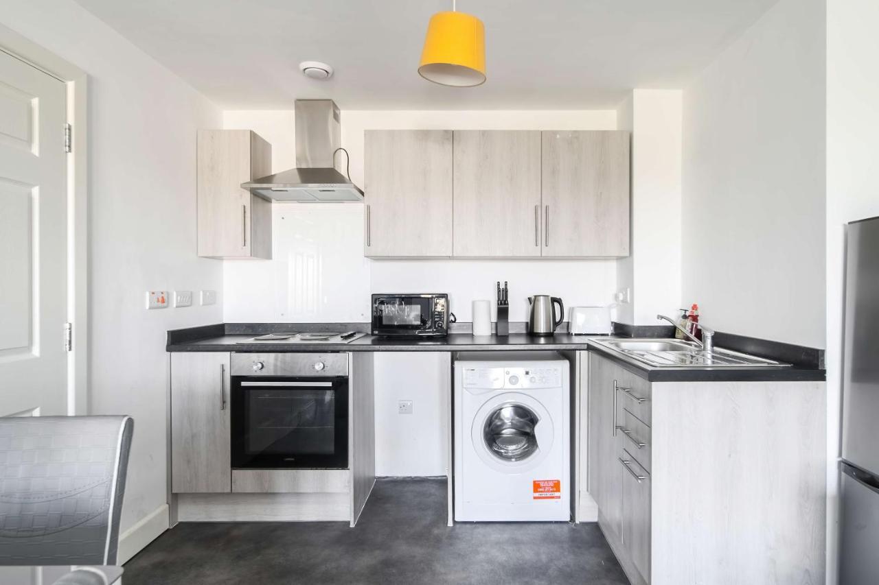 Livestay-New Private Apartment Building Minutes From Heathrow Slough Dış mekan fotoğraf