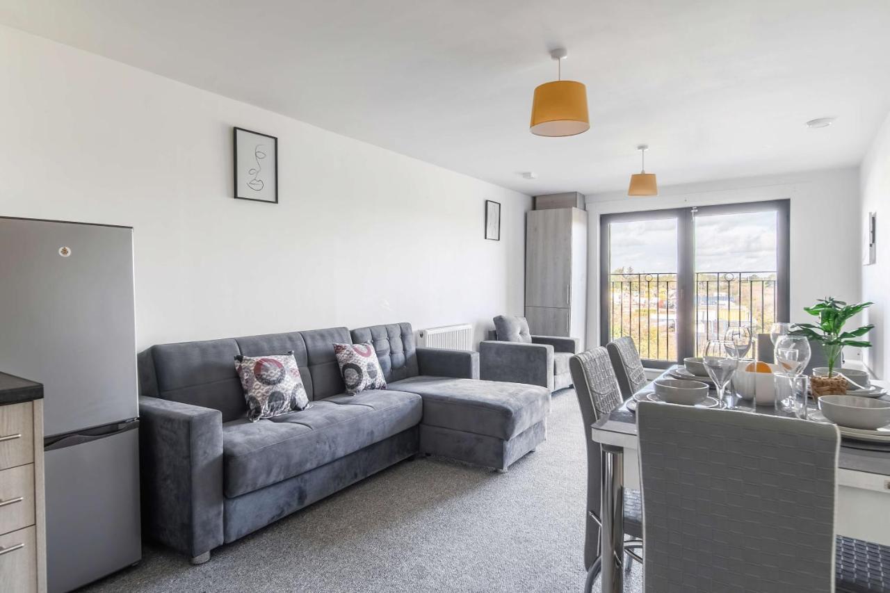 Livestay-New Private Apartment Building Minutes From Heathrow Slough Dış mekan fotoğraf