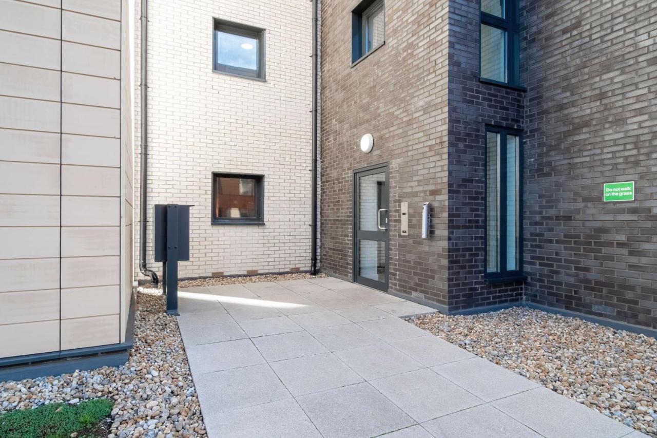 Livestay-New Private Apartment Building Minutes From Heathrow Slough Dış mekan fotoğraf