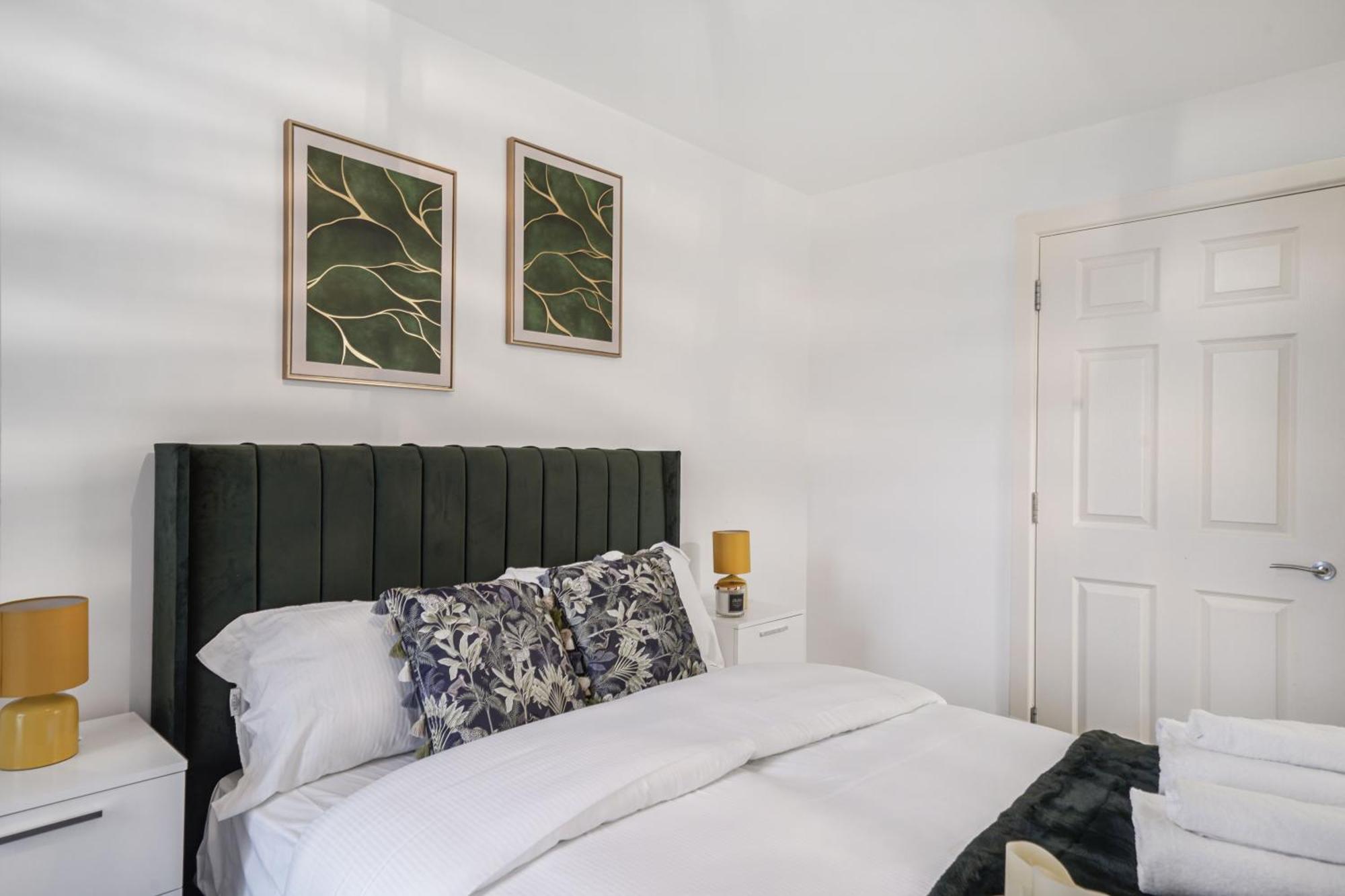 Livestay-New Private Apartment Building Minutes From Heathrow Slough Dış mekan fotoğraf
