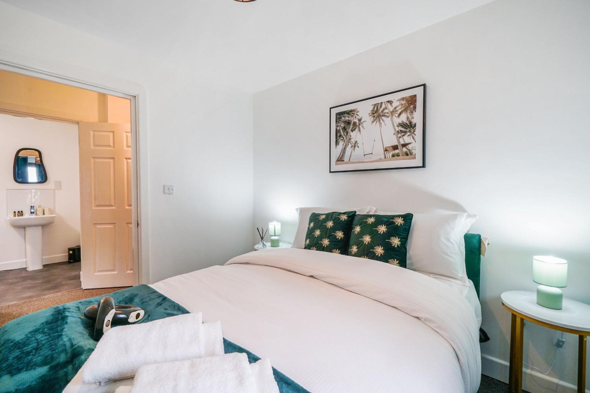 Livestay-New Private Apartment Building Minutes From Heathrow Slough Dış mekan fotoğraf